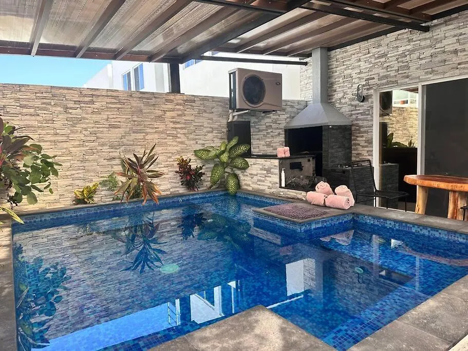 Villa Paradise بلايا ديل كارمن 0*,